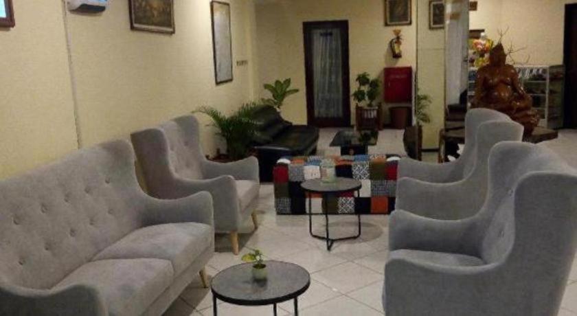 Hotel Merdeka Madiun Exterior foto